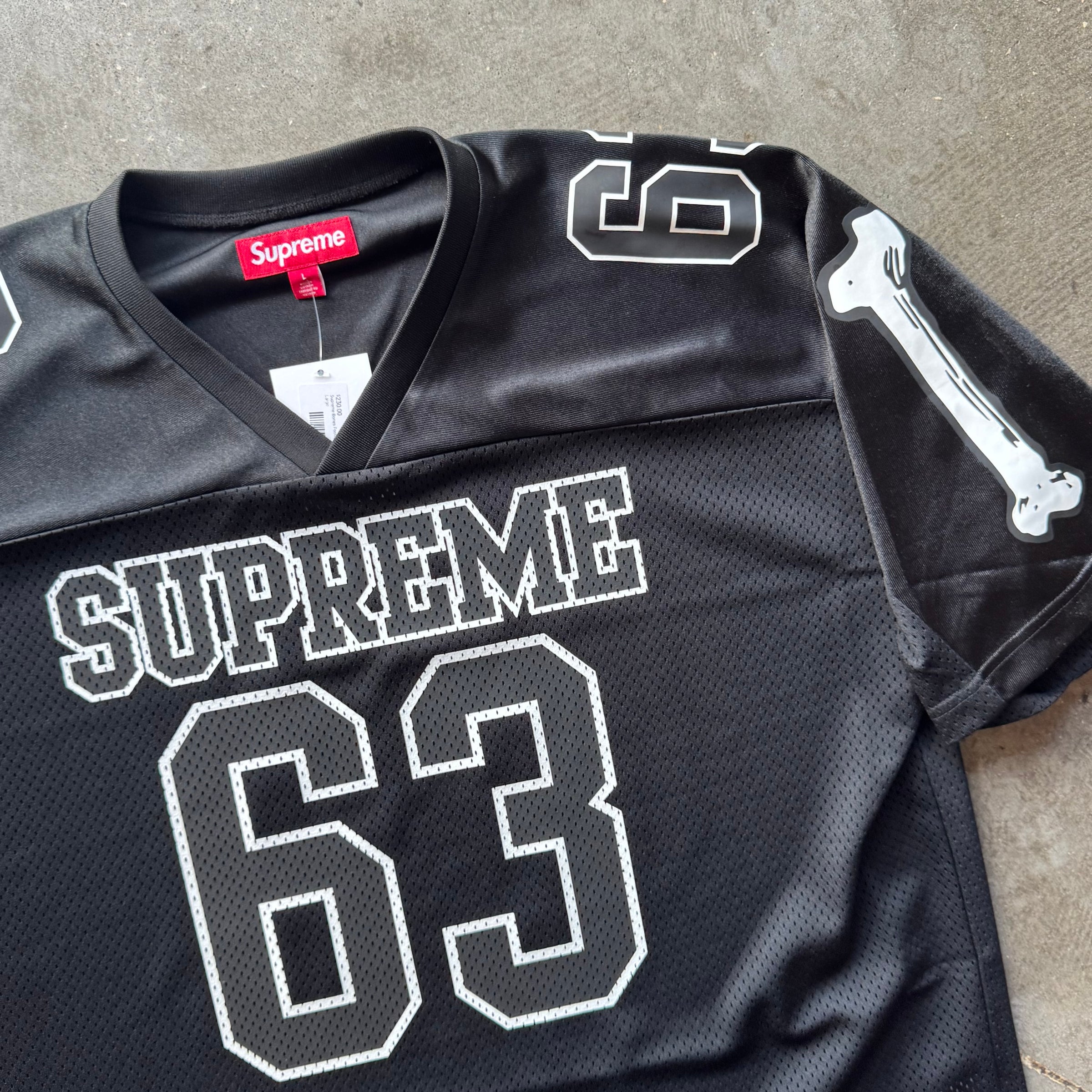 Supreme Bones Football Jersey 黒 M Supreme Bones Football Jersey (FW25) BLACK - SIZE XXL IN